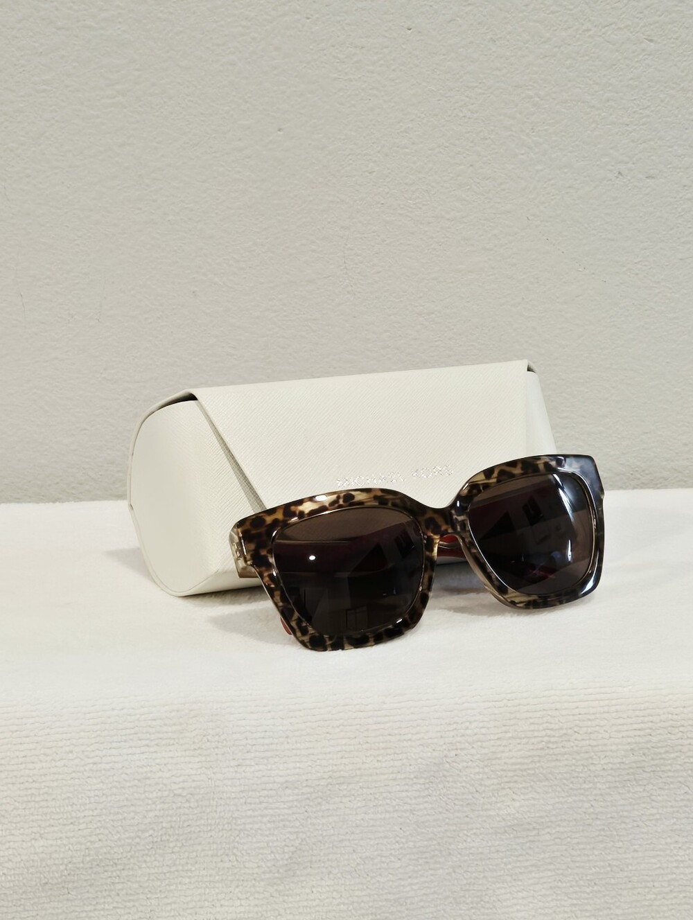 Michael Kors Tortoise Square Sunglasses with Dark Brown Lenses EUC